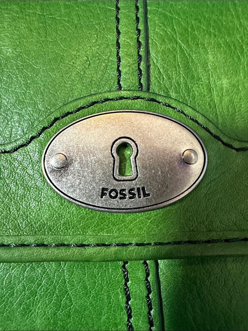 EUC Fossil Green Leather Trifold Wallet 💚 - Picture 4 of 13